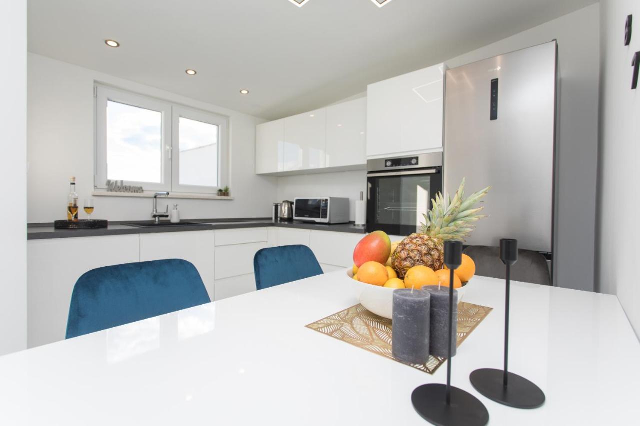 Apartment Gold Podstrana Luaran gambar